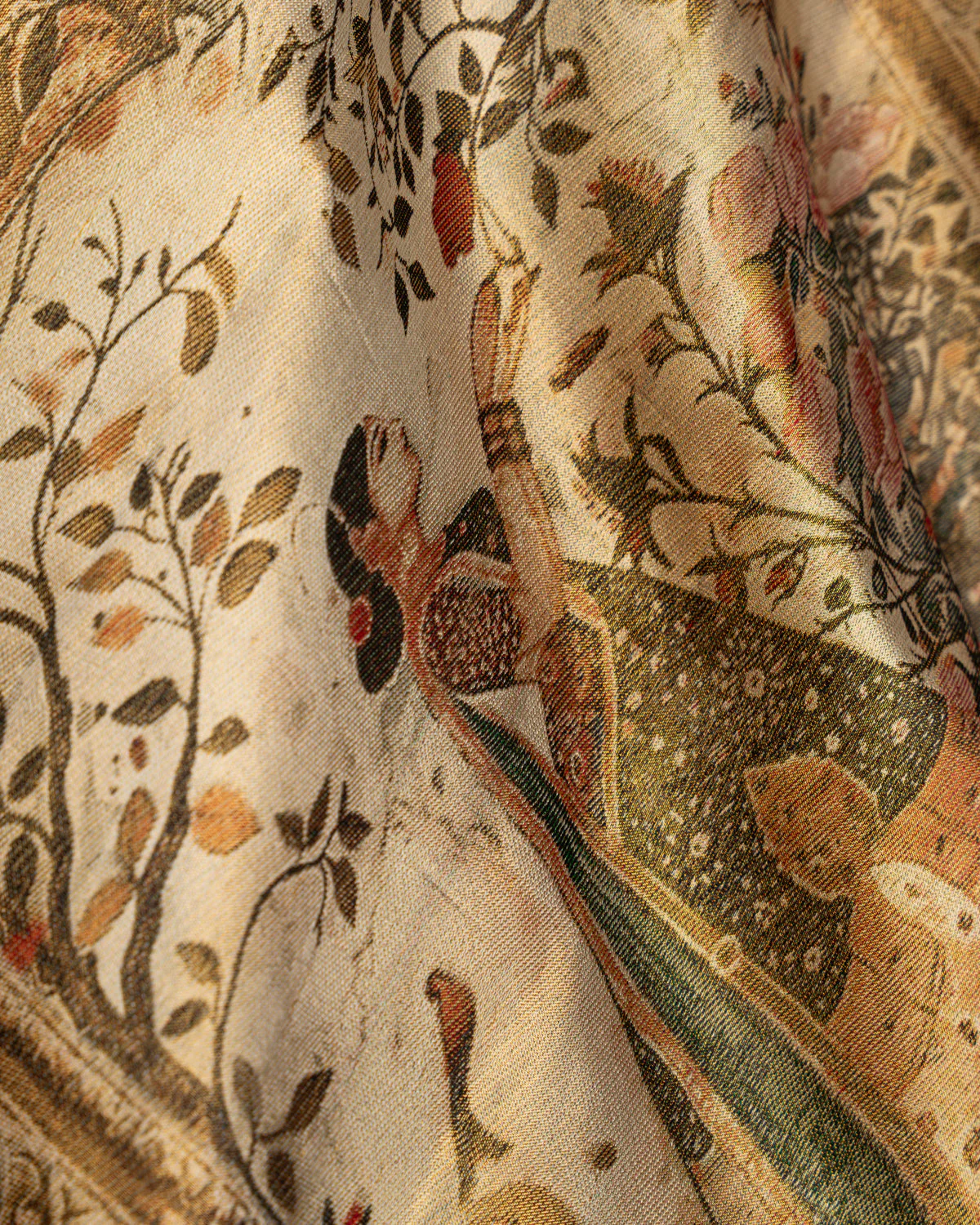 Golden Tissue Kanchipuram Silk Saree With Exclusive Electronic Jacquard Weaves - Image 6