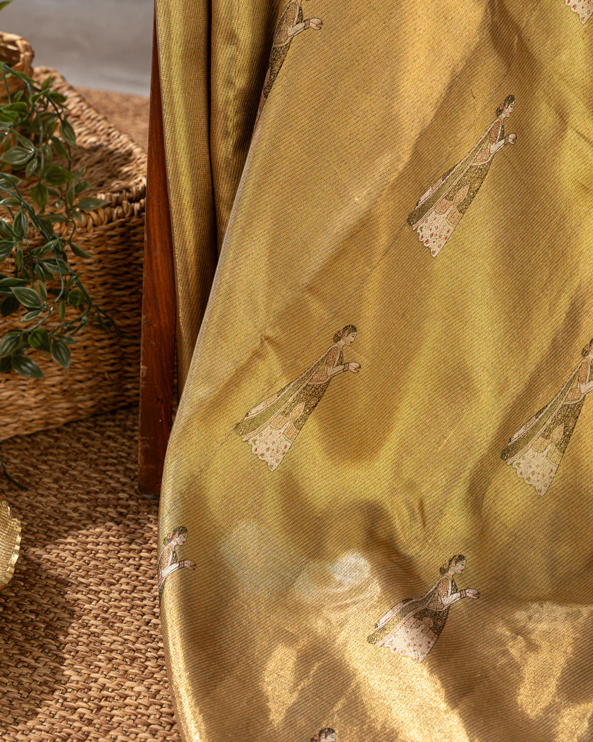 Golden Tissue Kanchipuram Silk Saree With Exclusive Electronic Jacquard Weaves - Image 9