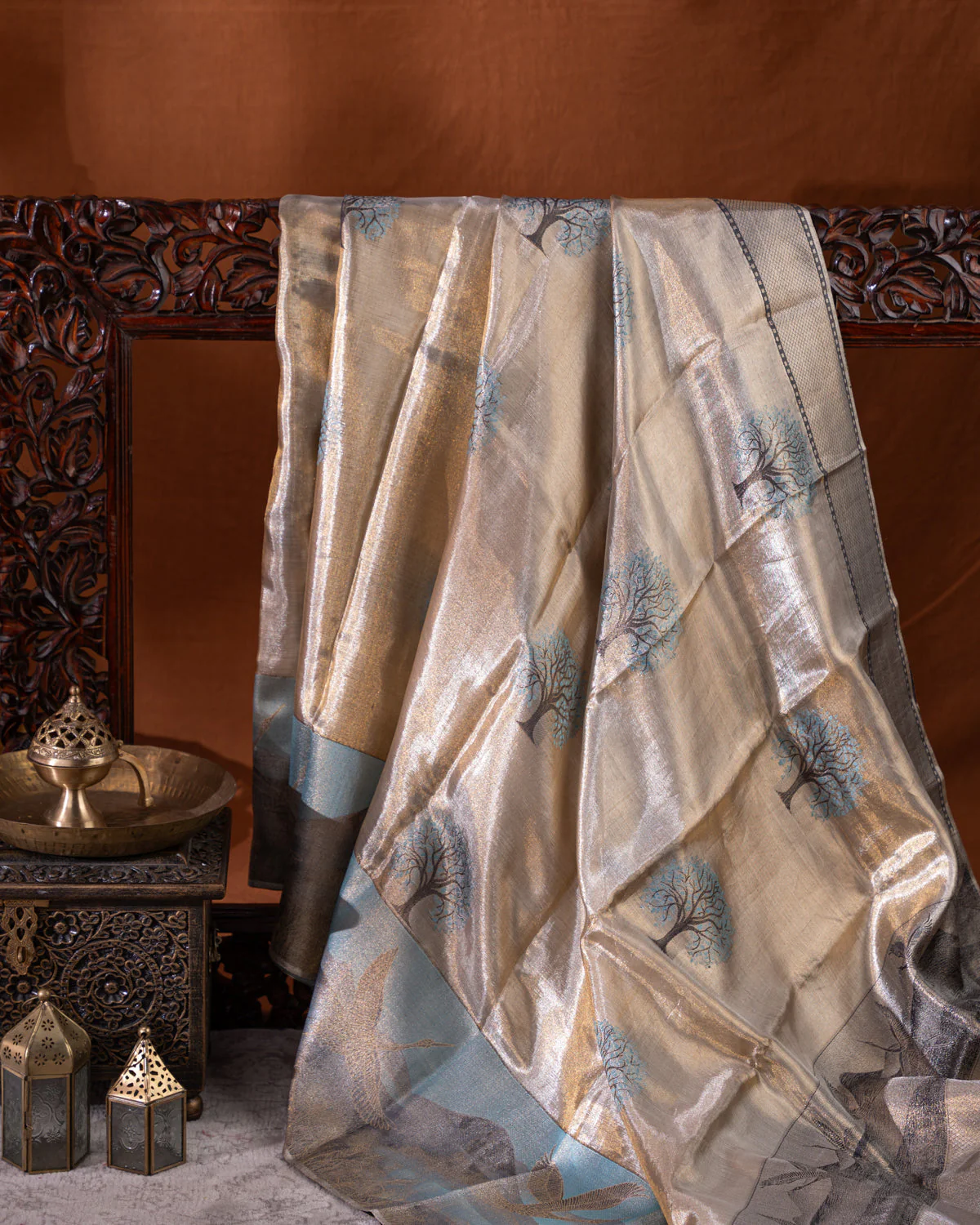 Light Gold Tissue Kanchipuram Silk Saree With Exclusive Electronic Jacquard Weaves - Image 5
