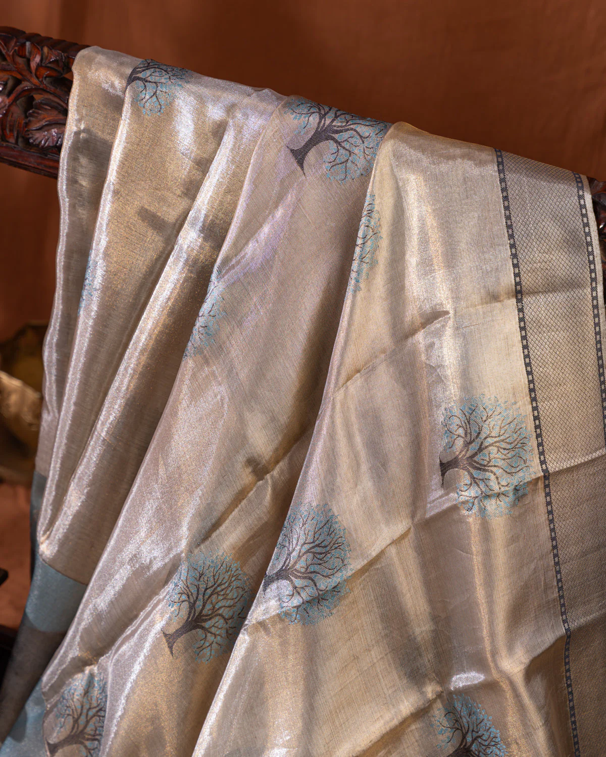Light Gold Tissue Kanchipuram Silk Saree With Exclusive Electronic Jacquard Weaves - Image 7