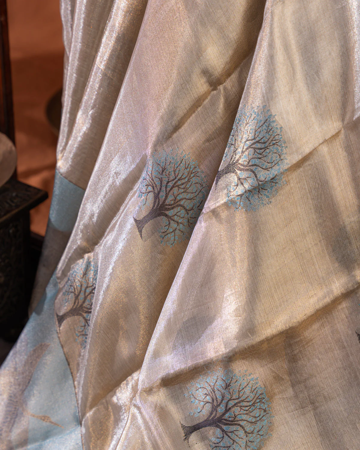 Light Gold Tissue Kanchipuram Silk Saree With Exclusive Electronic Jacquard Weaves - Image 8