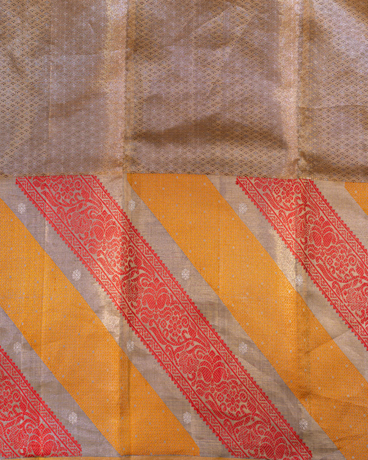 Golden Tissue Kanchipuram Silk Saree With Zari Weaves - Image 7