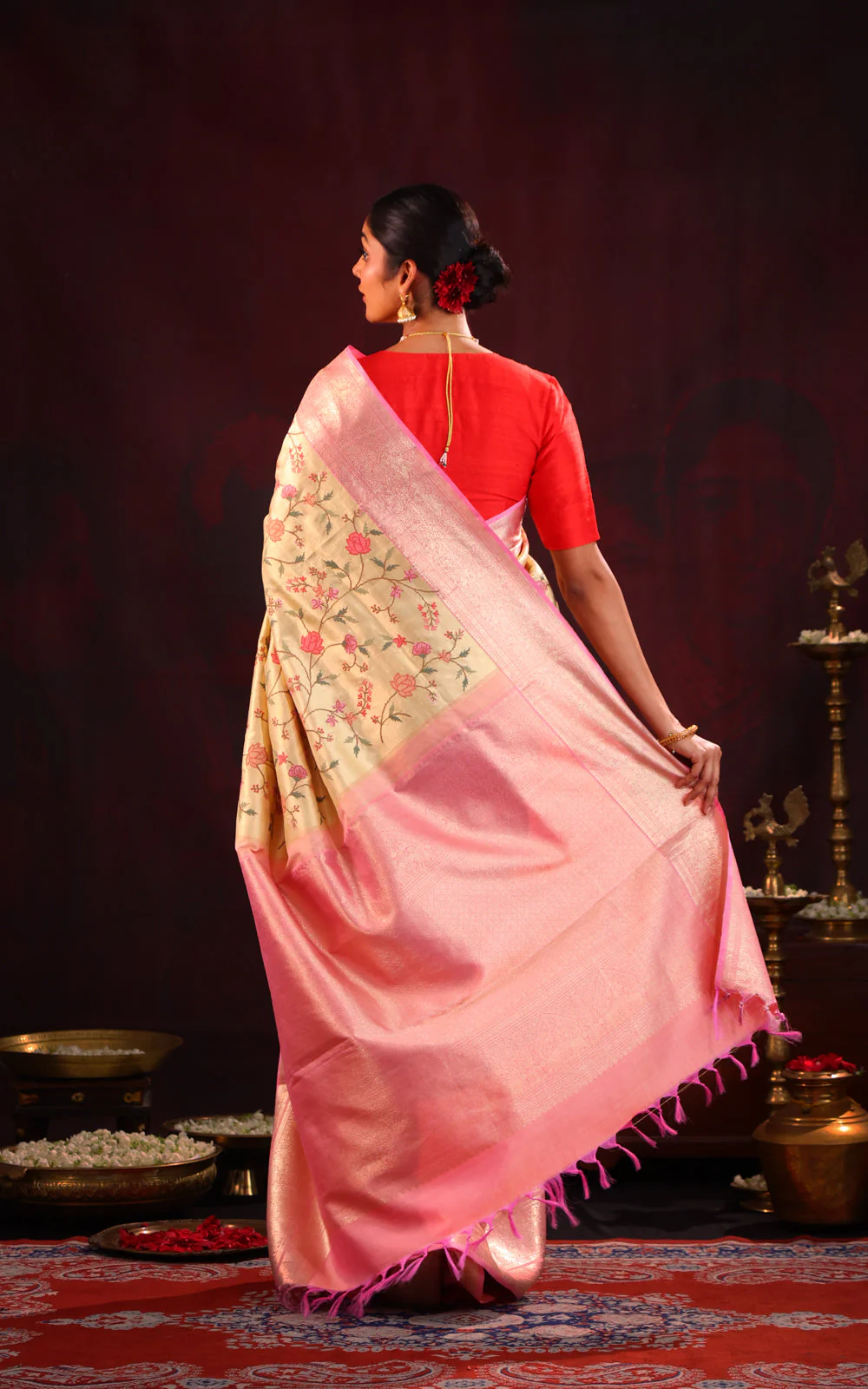 Golden Tissue Kanchipuram Silk Saree With Embroidery Work & Contrast Pallu - Image 5