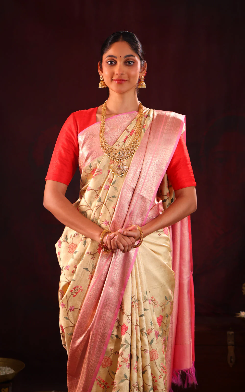 Golden Tissue Kanchipuram Silk Saree With Embroidery Work & Contrast Pallu - Image 6