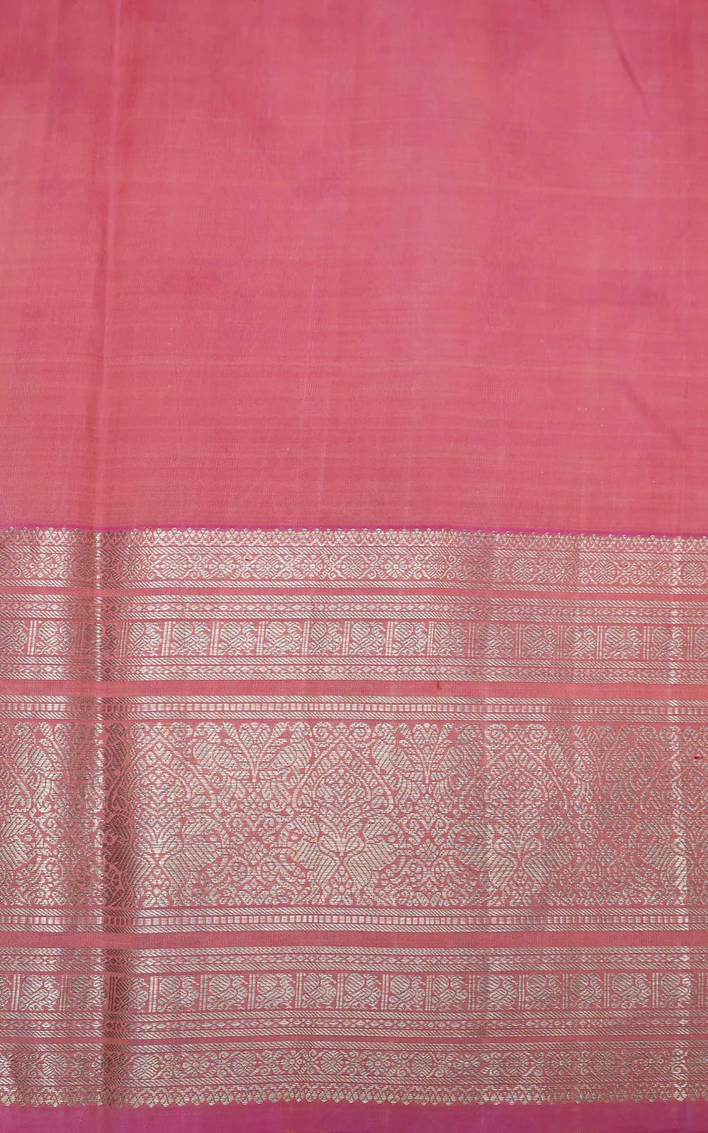 Golden Tissue Kanchipuram Silk Saree With Embroidery Work & Contrast Pallu - Image 7