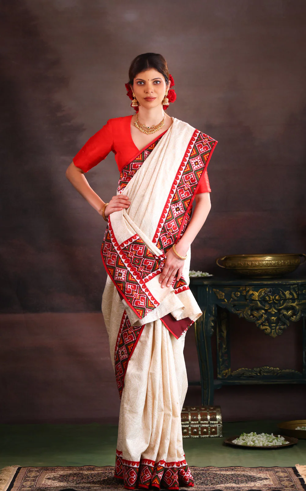Off White & Maroon Tussar Silk Saree With Allover Chikankari Work - Image 3