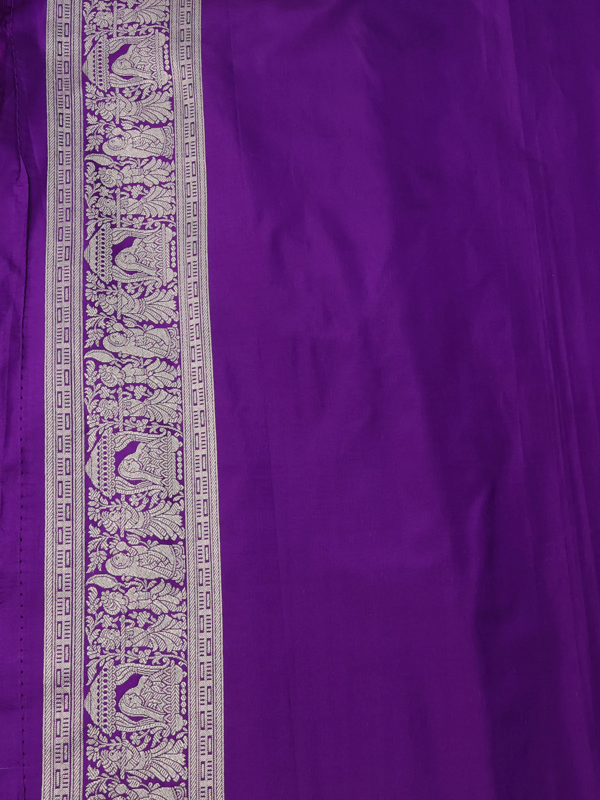 Violet Banarasi Silk Saree With Allover Vanasingaram weaves - Image 4
