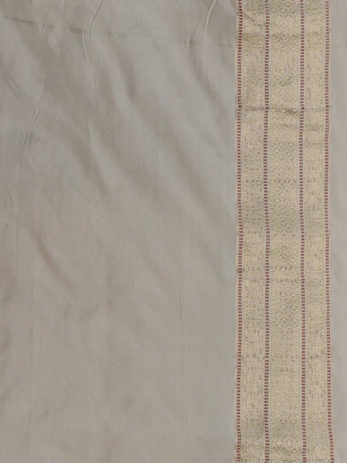 Violet-Off White Banarasi Silk Saree With Kadwa Weaves - Image 4