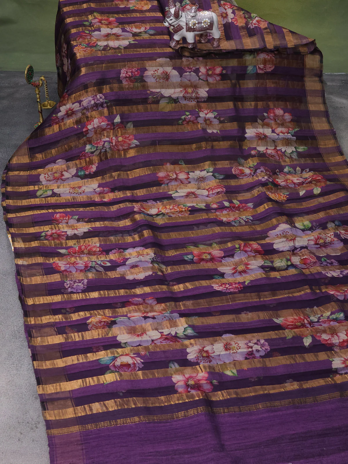 Violet Organza Tissue Tussar Silk Saree With Digital Prints - Image 2