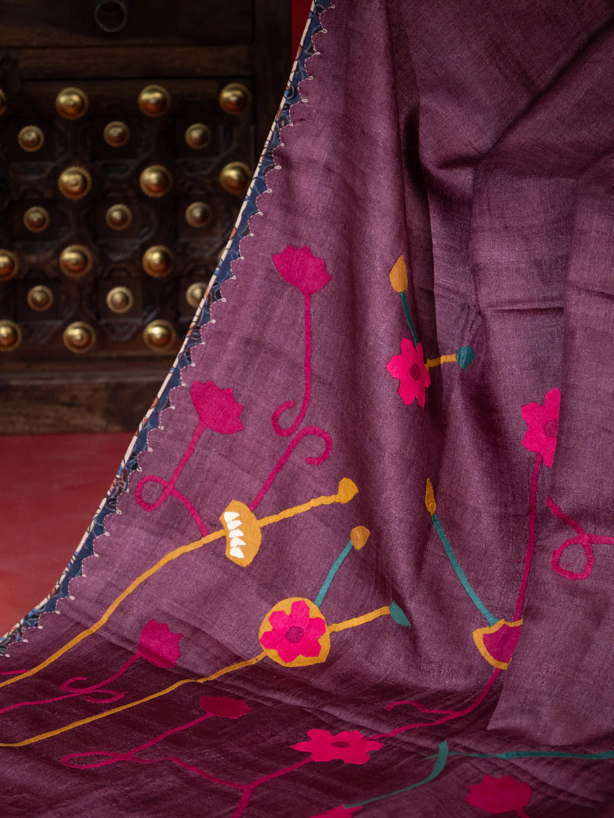 Wine Shade & Cream Tussar Silk Saree With Applique Work - Image 4