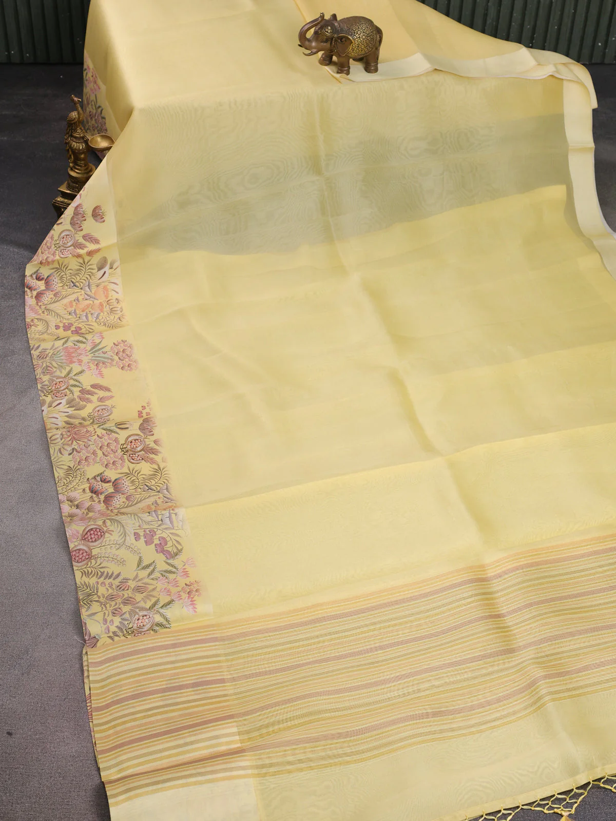 Yellow Green Banarasi Kora Saree With Plain Body And Satin Border Prints - Image 2