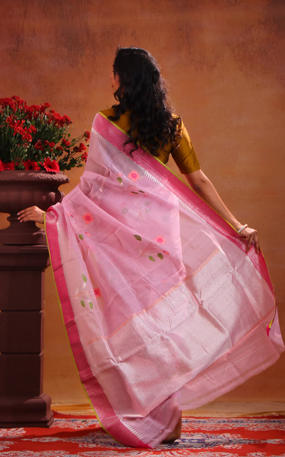 Baby Pink Zari Kota Saree With Jamdani Floral Motif - Image 5