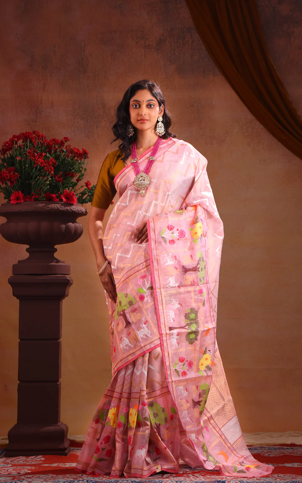 Baby Pink Zari Kota Saree With Silver & Gold Wavy Weaves - Image 4