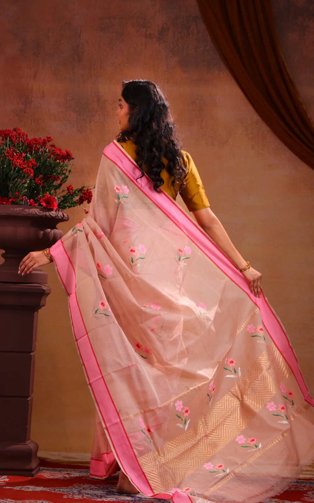 Beige & Pink Zari Kota Saree With Floral Motif - Image 4