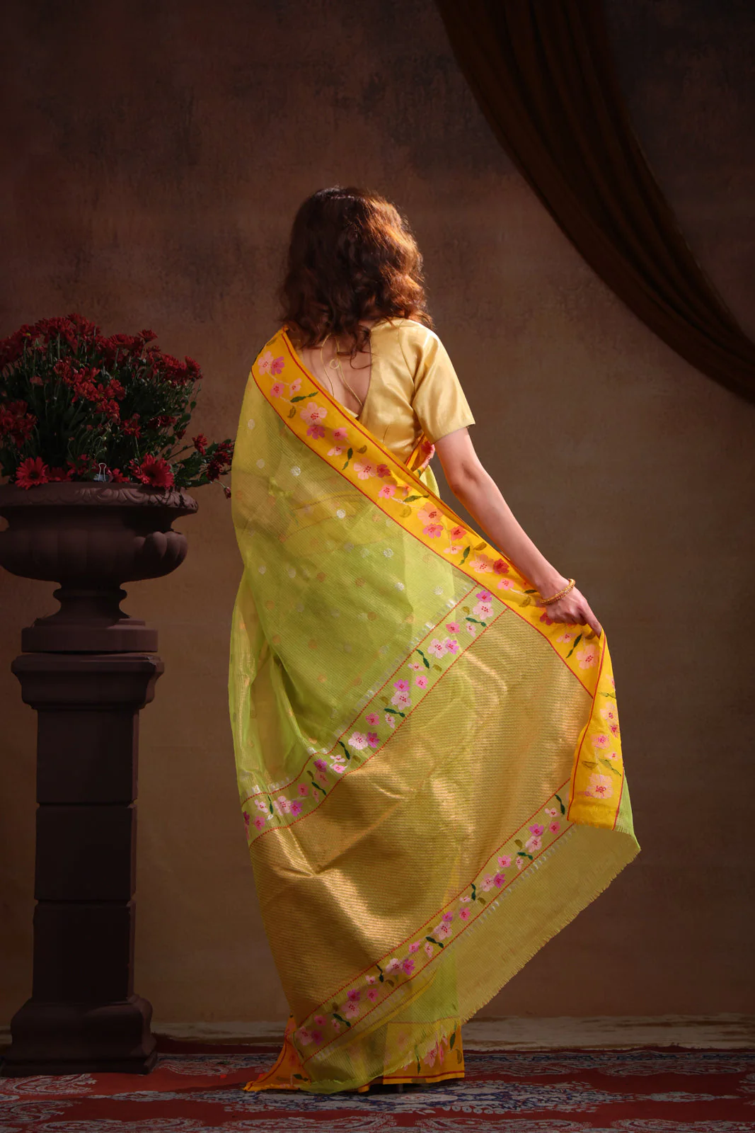 Light Green Zari Kota Saree Silver & Gold Butta - Image 5