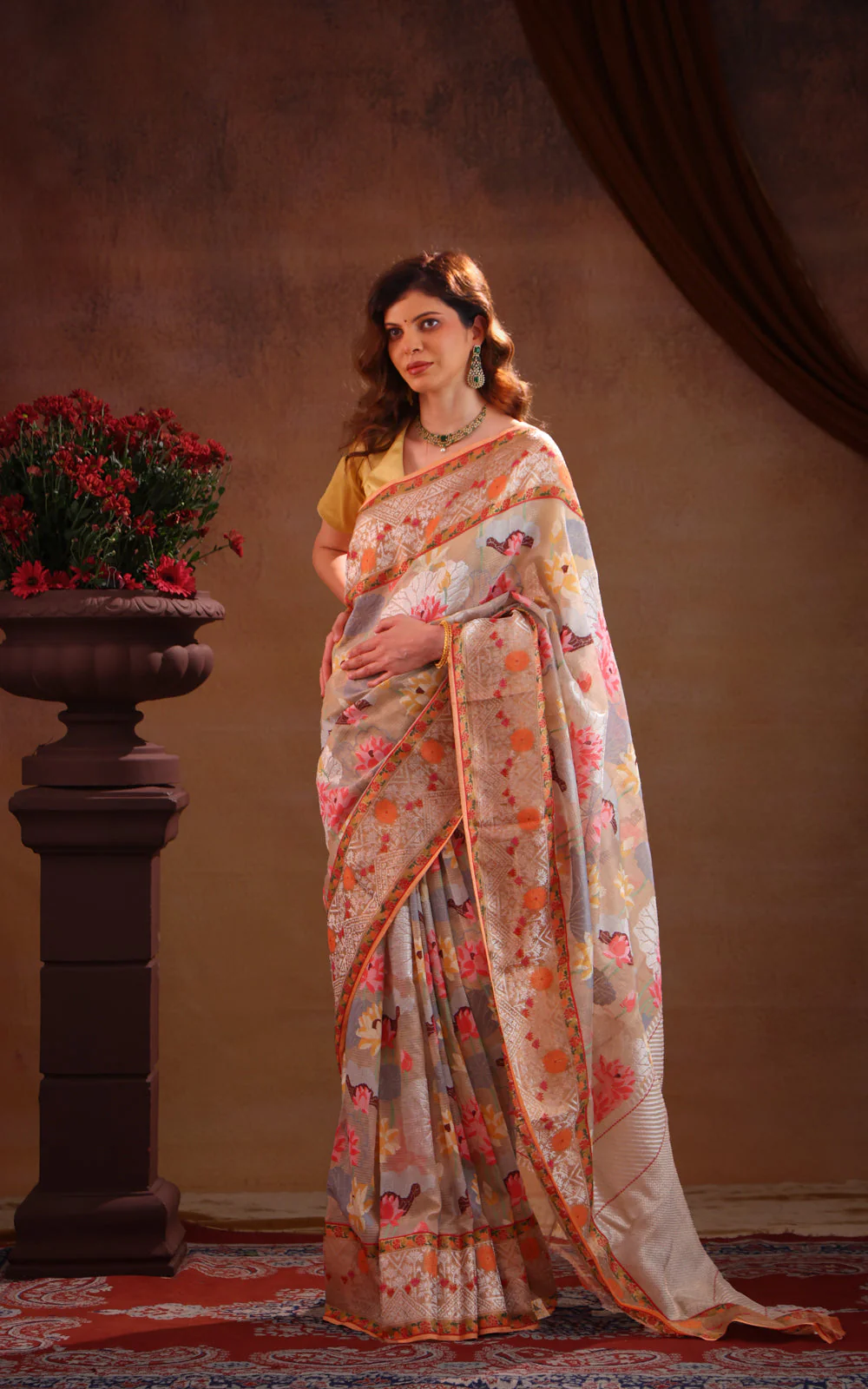 Pastel Grey Zari Kota Saree With Jamdani Weaves - Image 3