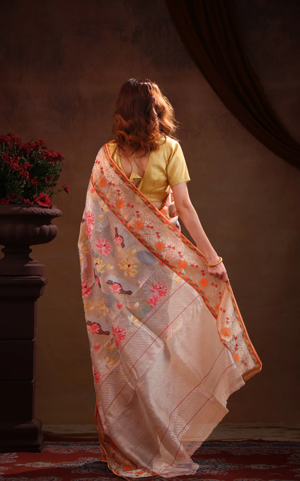Pastel Grey Zari Kota Saree With Jamdani Weaves - Image 4